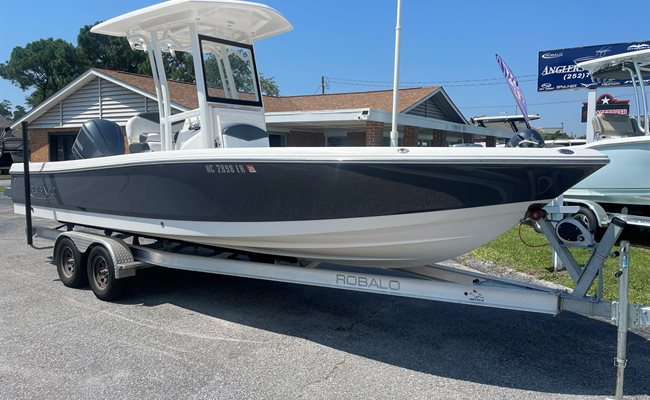 2020 Robalo 246 Cayman